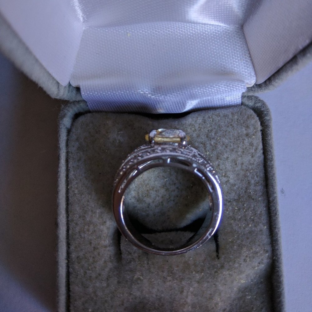 Ring - Solid Sterling Silver W/Oval Yellow Center… - image 3